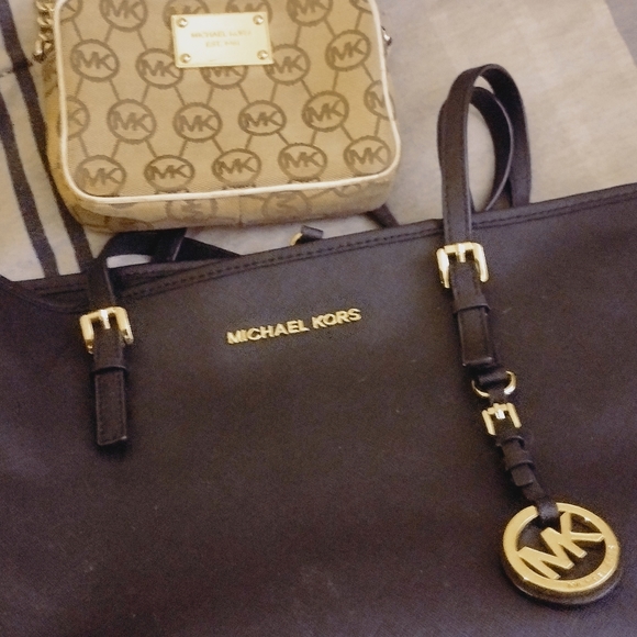 Michael kors purse - Picture 6 of 7